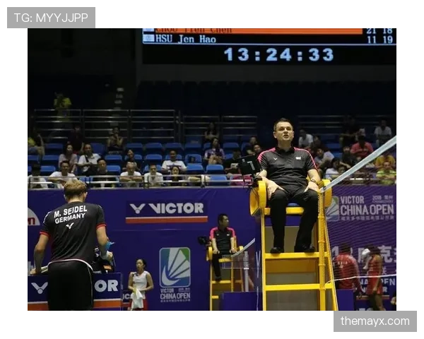 恢复比赛的裁判判断：任意球、界外球或掉球的适用条件